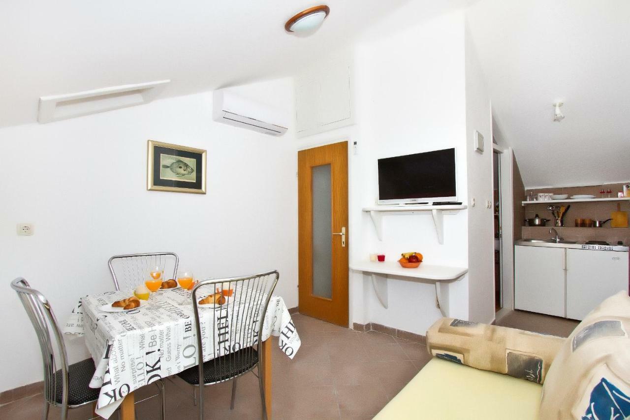 Apartment Center Marija Vodice Exterior foto